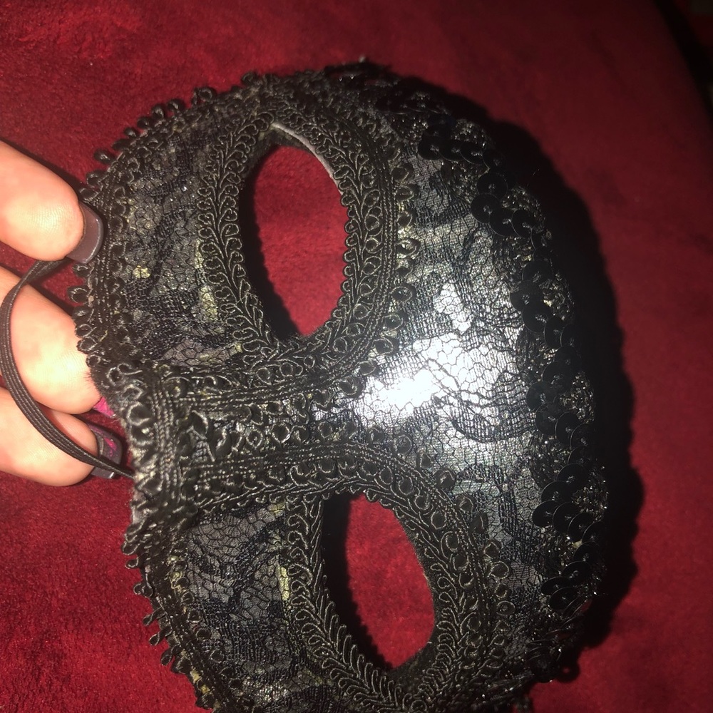 Mask! - Picture 2 of 3